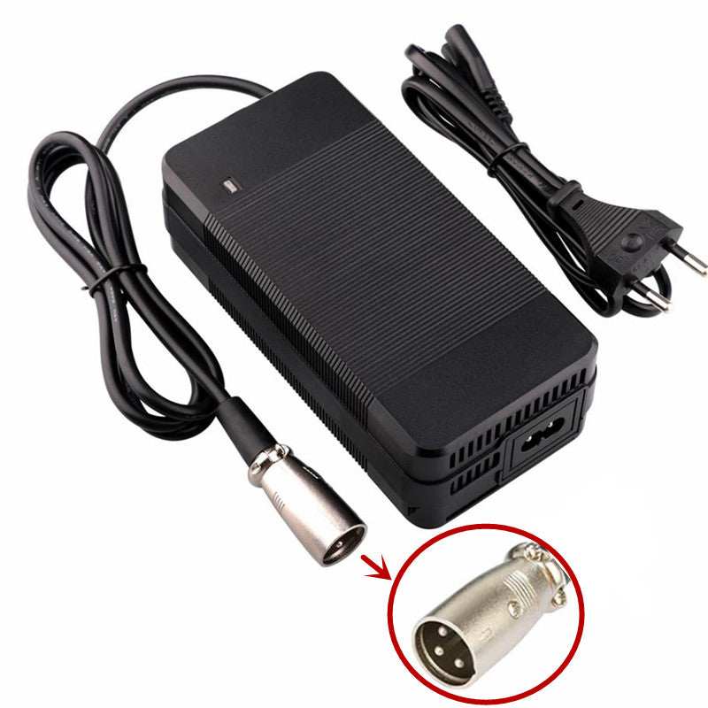 Cargador 54.6V 2A conector XLR de 3 pines (con ventilador)