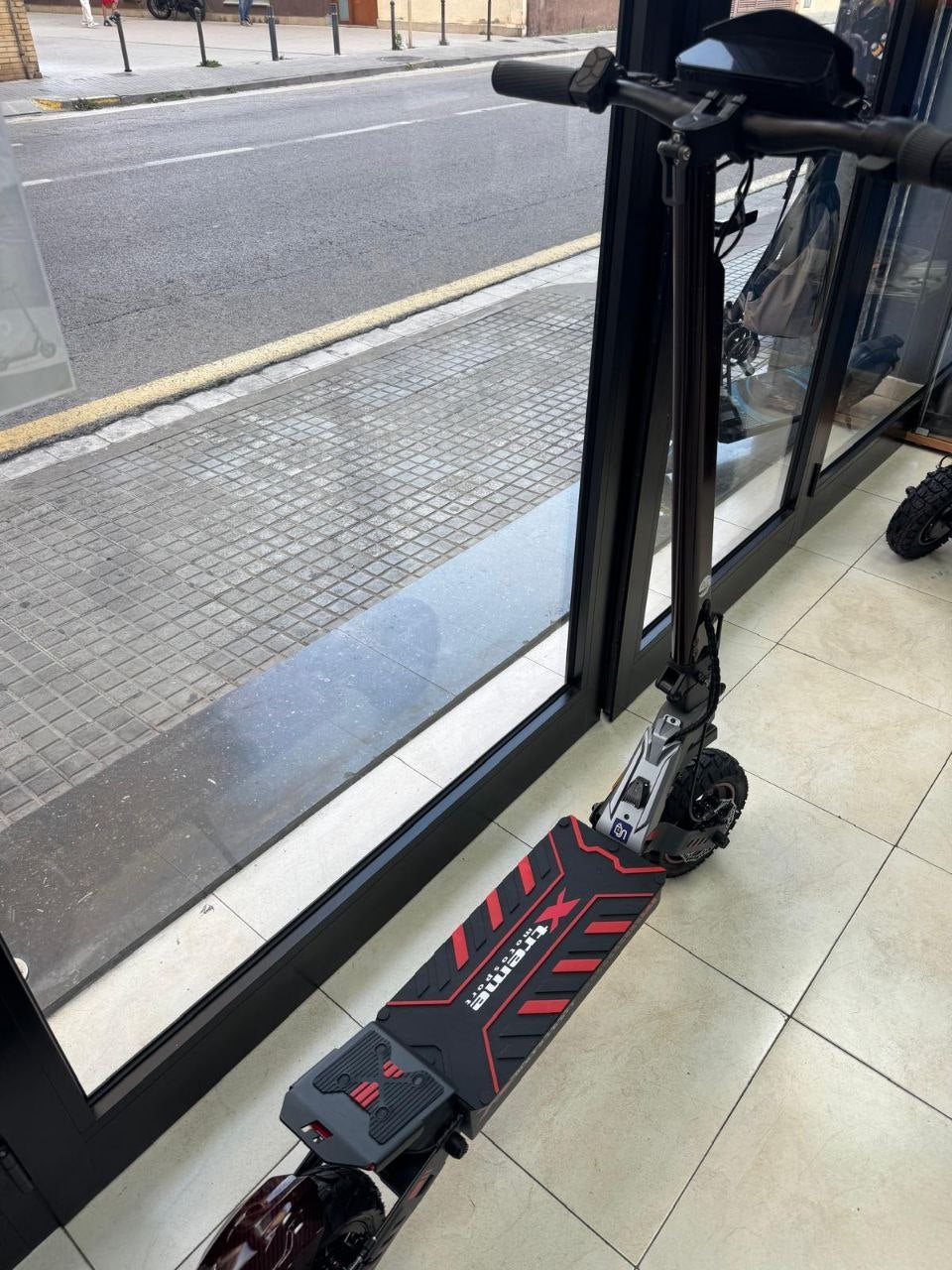 Patinete Eléctrico Xtrem F1 — Homologado DGT 800W | 50km Autonomía